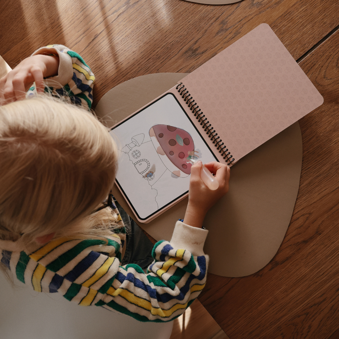 Mushie vízzel színező gyerekeknek