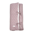 Összehajtott, masnival rögzített puha babafészek virág mintával kisbabáknak