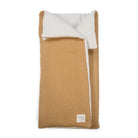 Walking Mum babafészek és takaró pöttyös mintával fahéj színben, praktikus választás modern szülőknek