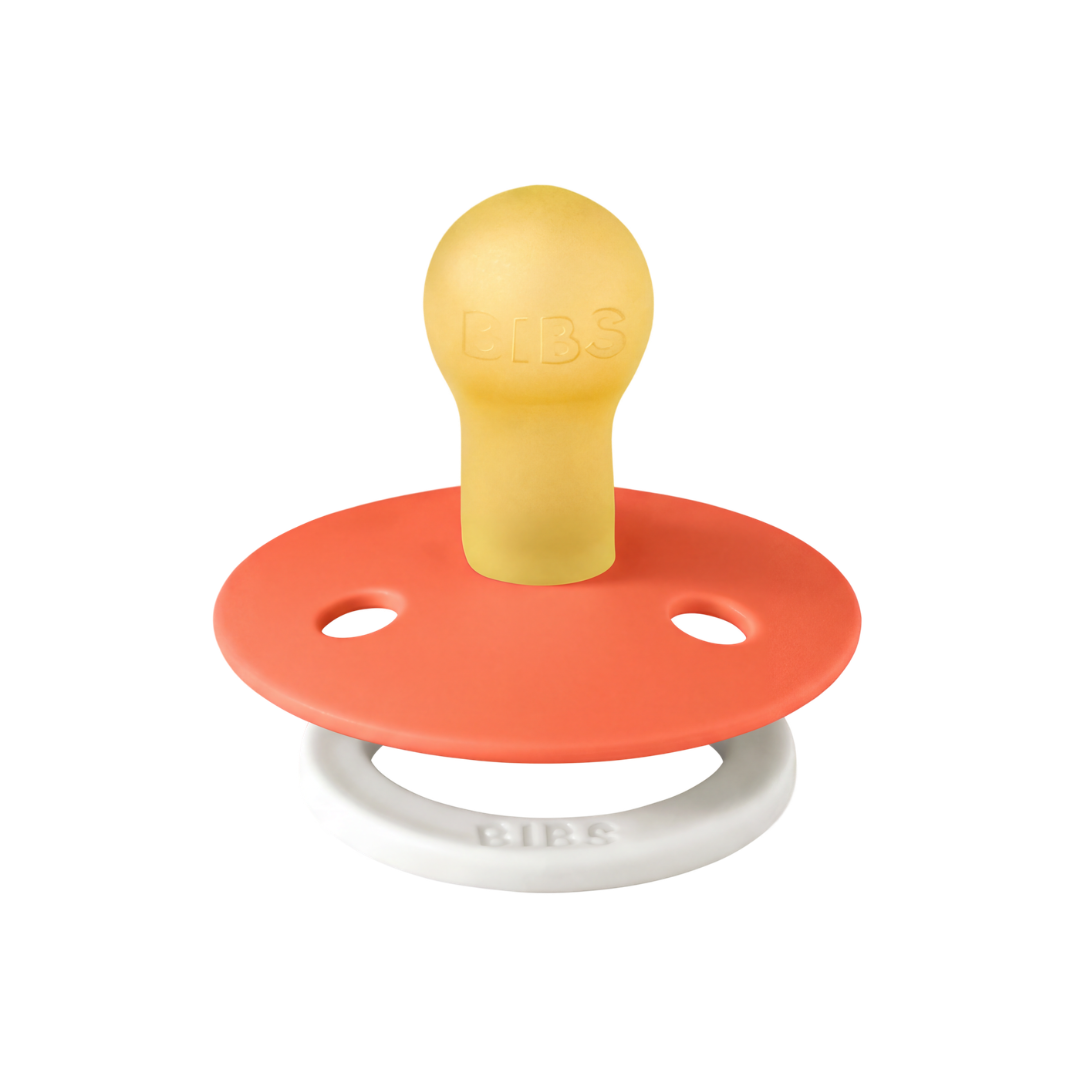 BIBS Colour sötétben világító esti cumi tangó 0–6 hó –  latex cseresznyeformájú cumifej oldalnézetben