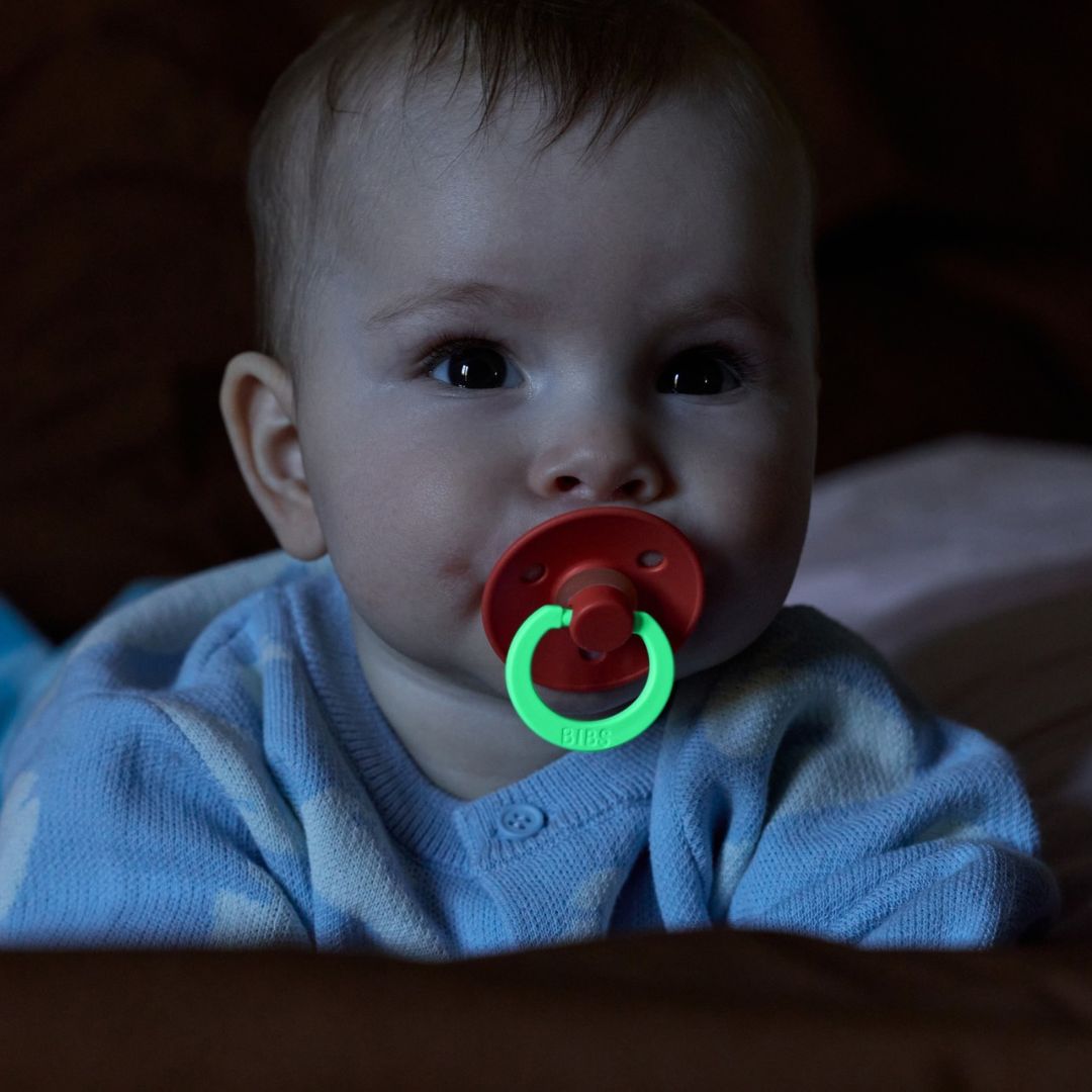BIBS Colour esti tangó cumi kisbaba szájában