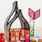 CONNETIX mágneses építőjáték inspirációs építmény színes elemekből és rámpákból