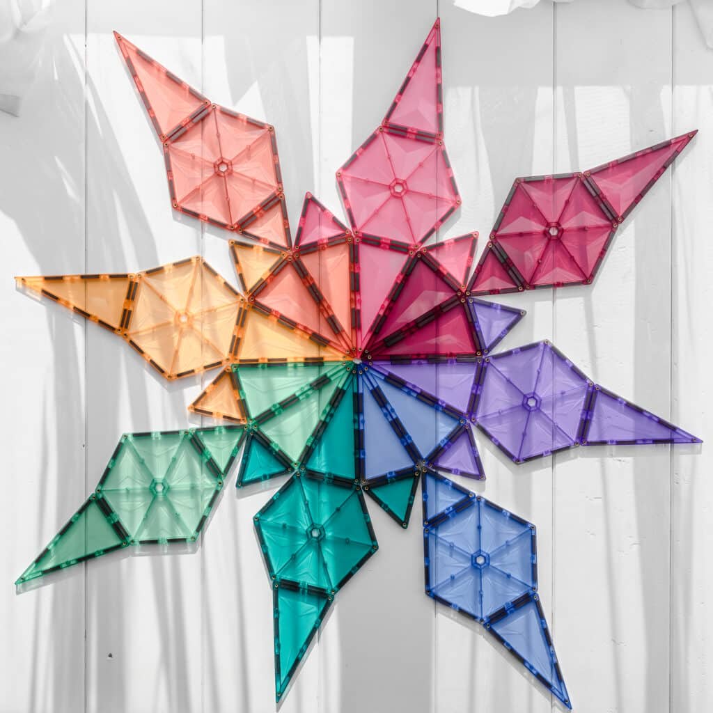 Mandala forma a CONNETIX mágneses építőjáték Mega Pack elemeiből