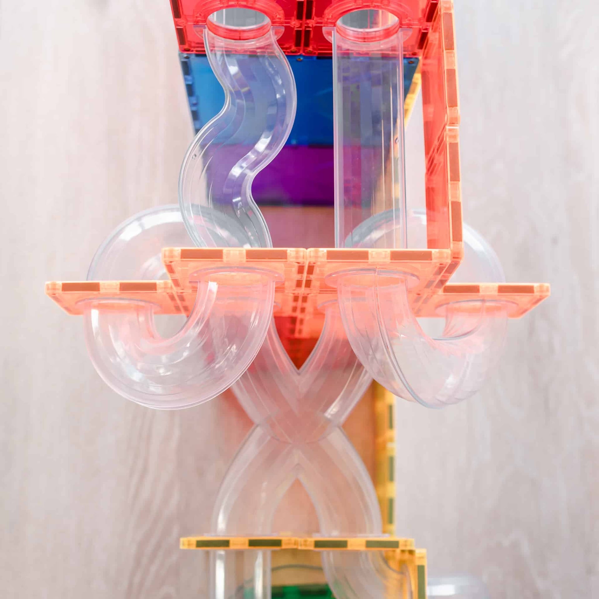 CONNETIX mágneses golyópálya szivárvány színben - kiegészítő készlet a hosszabb pályákhoz, több golyóval