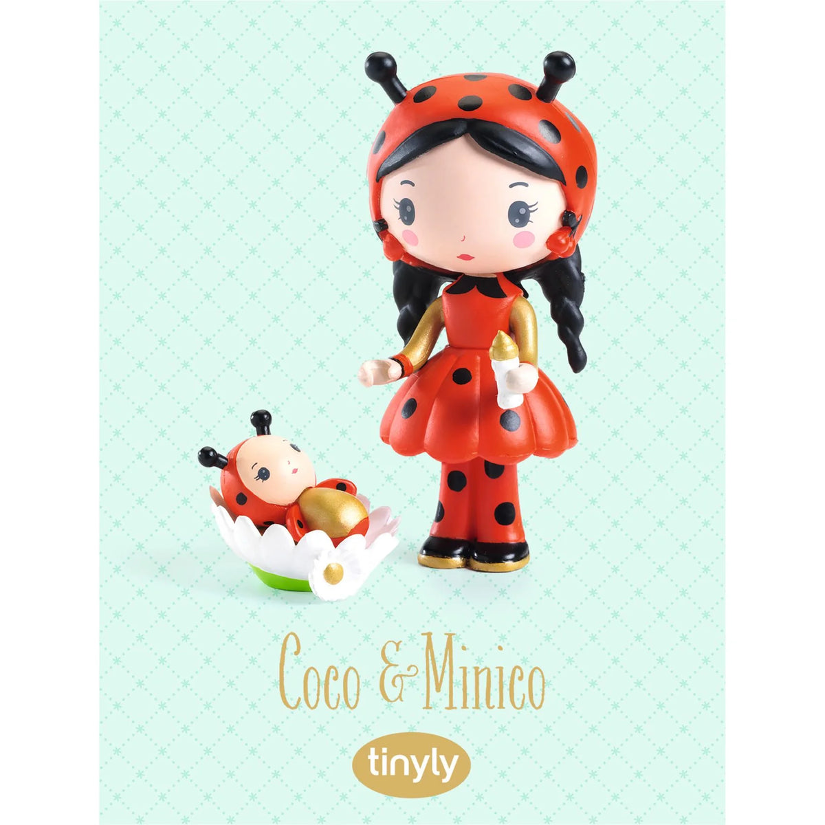 Djeco Tinyly Coco & Minico doboz előlapja Katicával és a százszorszépben pihenő Bogival