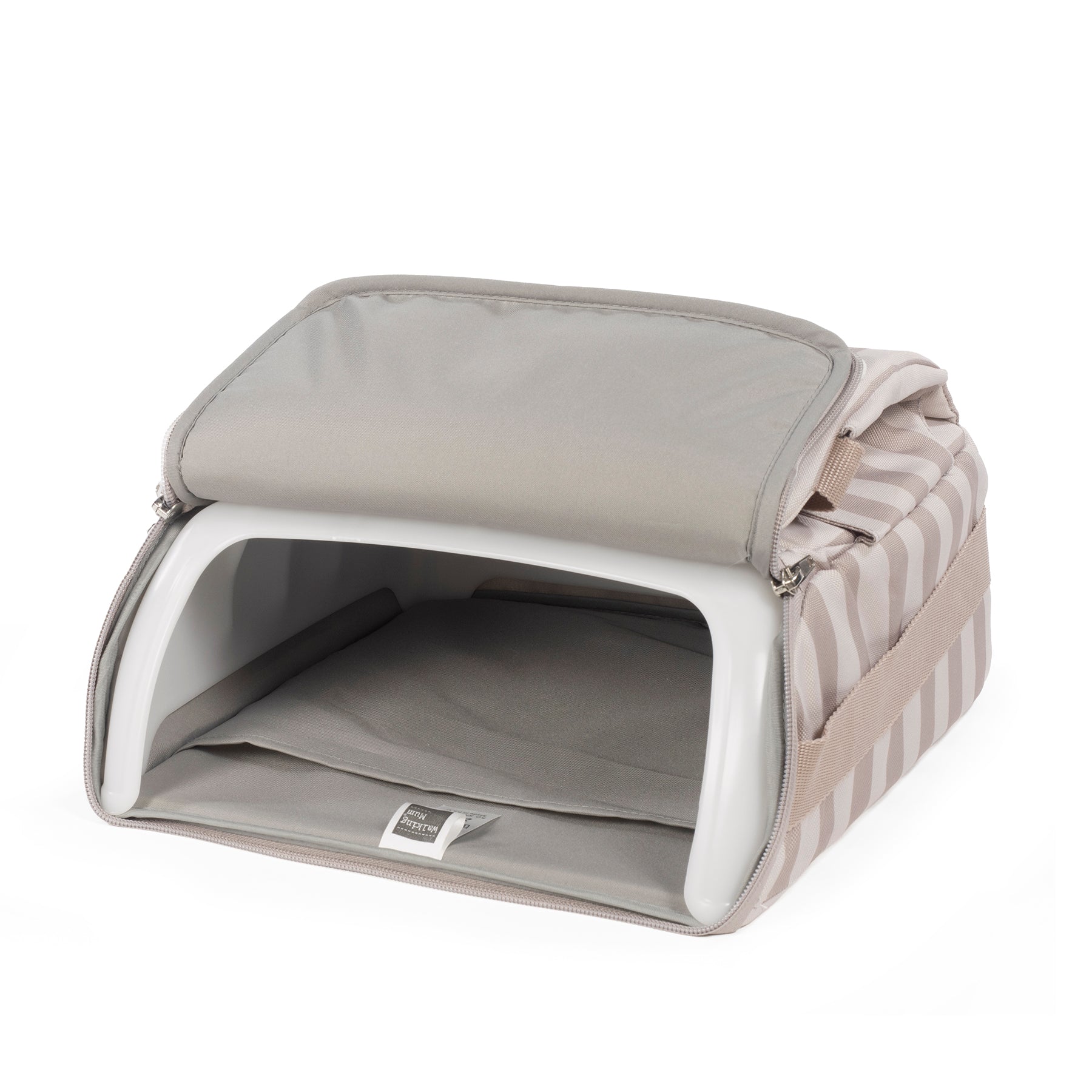 Hordozható textil székmagasító, ami táskaként is funkcionál - nyitott, üres állapotban