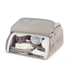 Táska és hordozható székmagasító egyben: könnyen tisztítható, egyszerűen felszerelhető