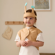 Kislány Kid's Concept csiga jelmezben - aranyos csápok, kényelmes viselet