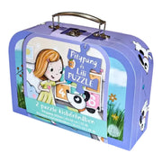 Pitypang és Lili puzzle kisbőröndben: lila, fogantyús kartonbőrönd Lilivel és Pitypanggal, benne 2 kirakó, 25 és 48 darabos