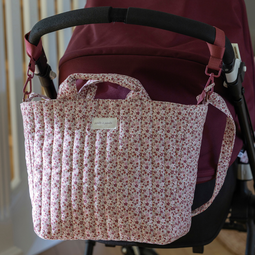 Cherry virágmintás pelenkázó táska egyszerűen rögzíthető babakocsira