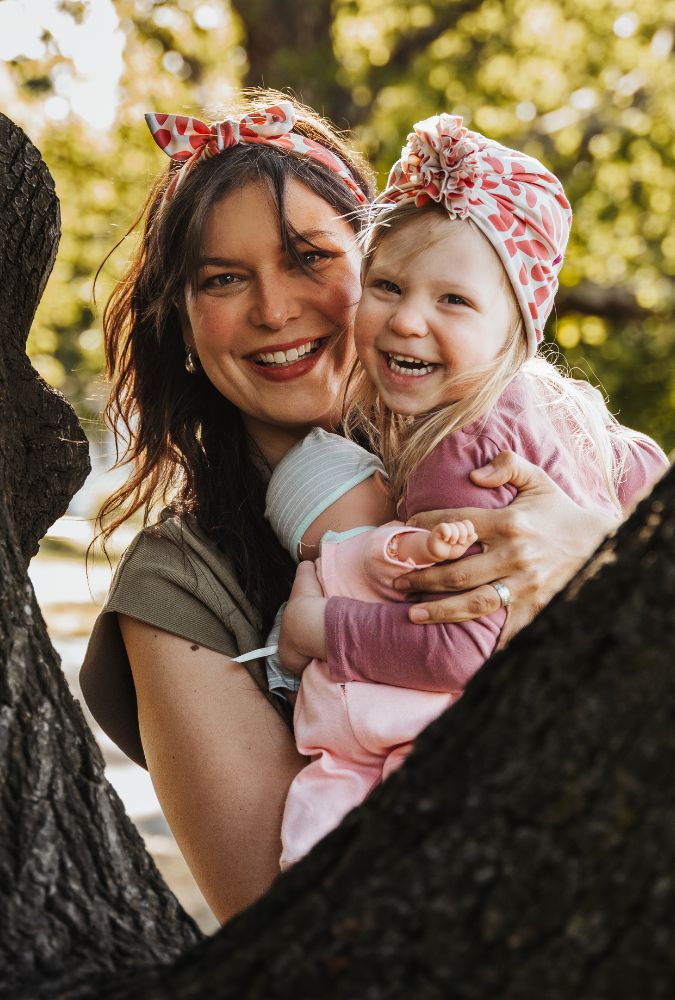 Baba és mama közös Pippadu szettben a parkban