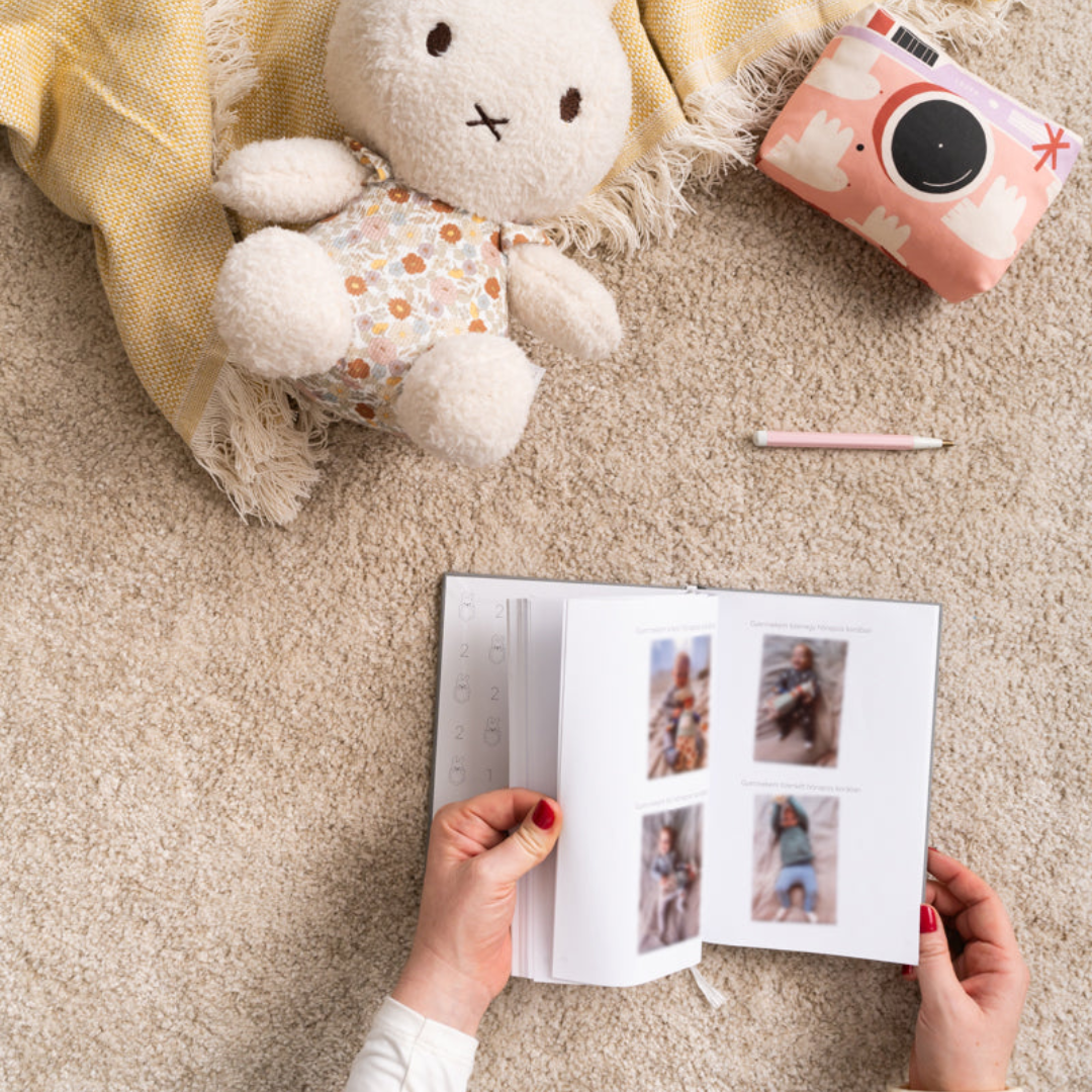 Poronty Products Babanapló - Az első két év (bézs)