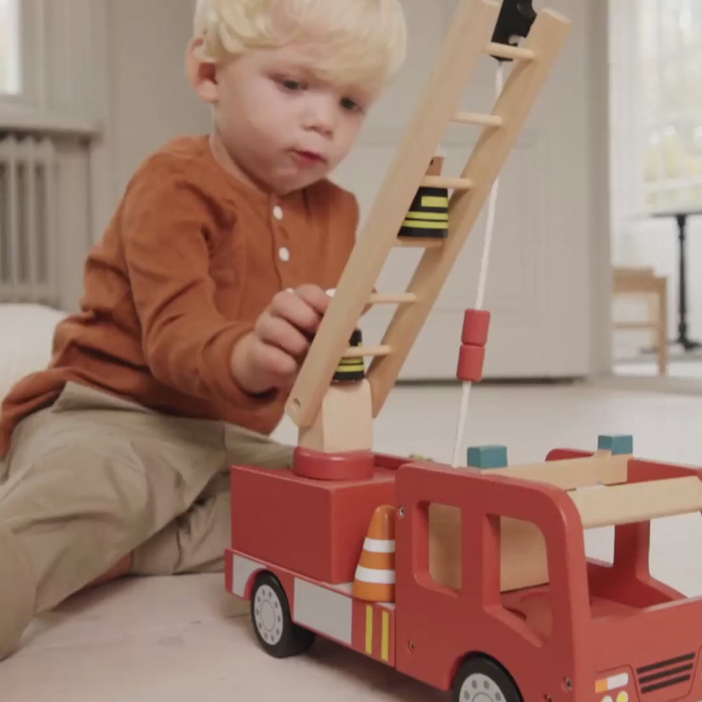 Kid's Concept - Aiden - Tűzoltó autó fából - pippadu