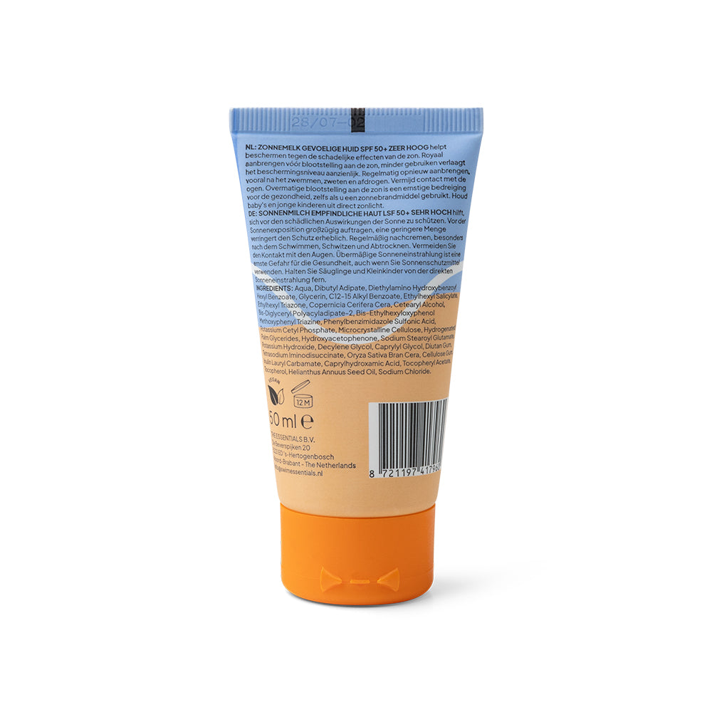 A Swim Essentials érzékeny bőrre való naptej hátoldala az összetevőkkel és a használati utasítással.