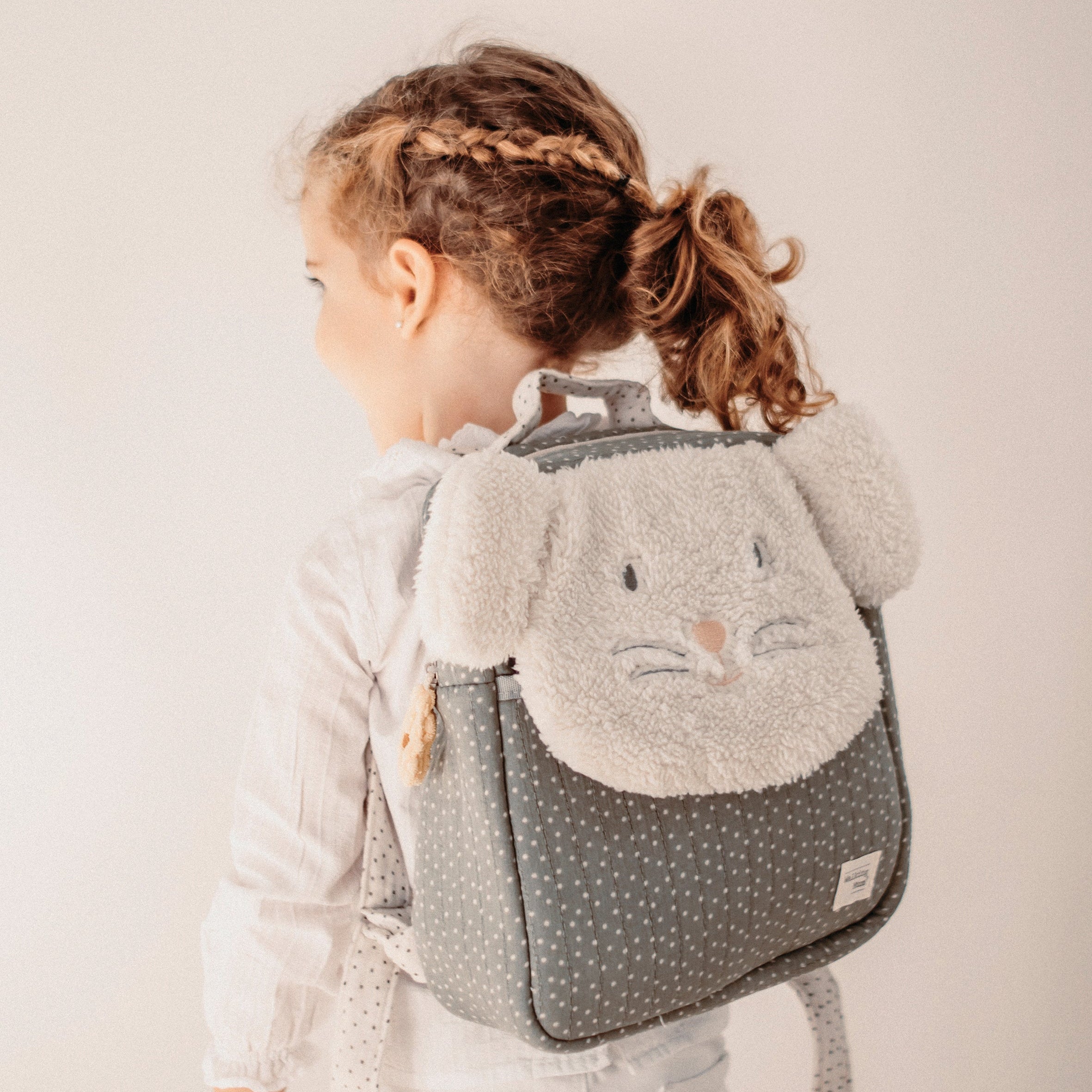 Kislány Walking Mum kisegeres hátizsákkal - pöttyös oliva színben