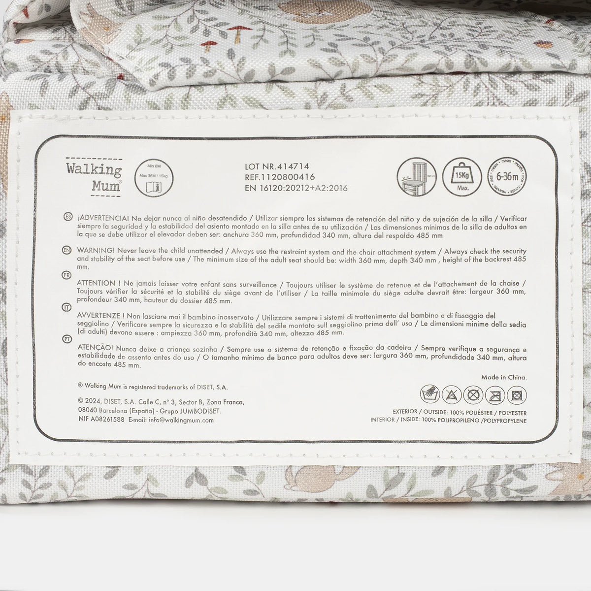 Walking Mum Hordozható textil székmagasító - Besties – használat közben