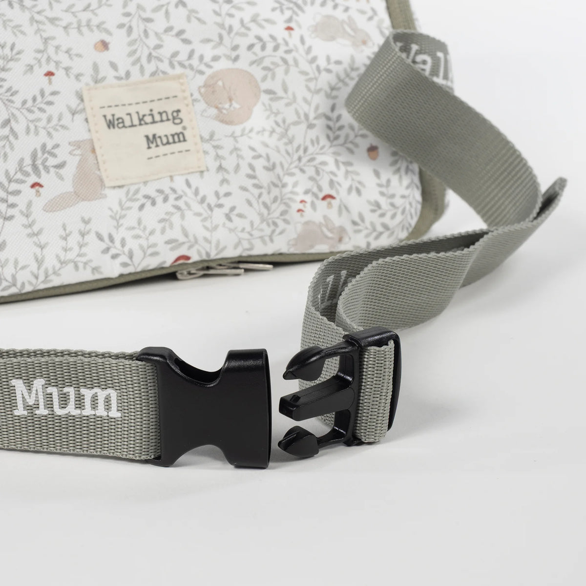 Walking Mum Hordozható textil székmagasító - Besties – részlet
