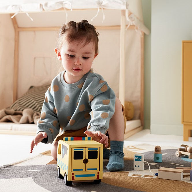 Kid's Concept fa mentőautó gyerekeknek - szerepjáték - pippadu