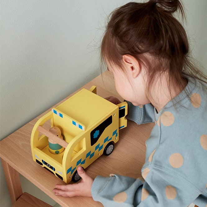 Kid's Concept svéd minőségi fajátékok a pippadu polcain - Aiden kollekció - mentőautó