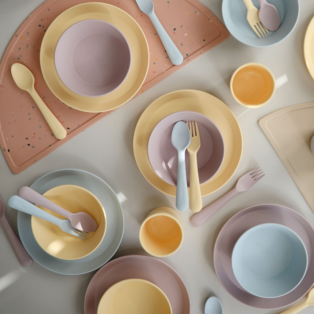 Étkészlet - két tányér, pohár és evőeszköz választható színekben - pippadu