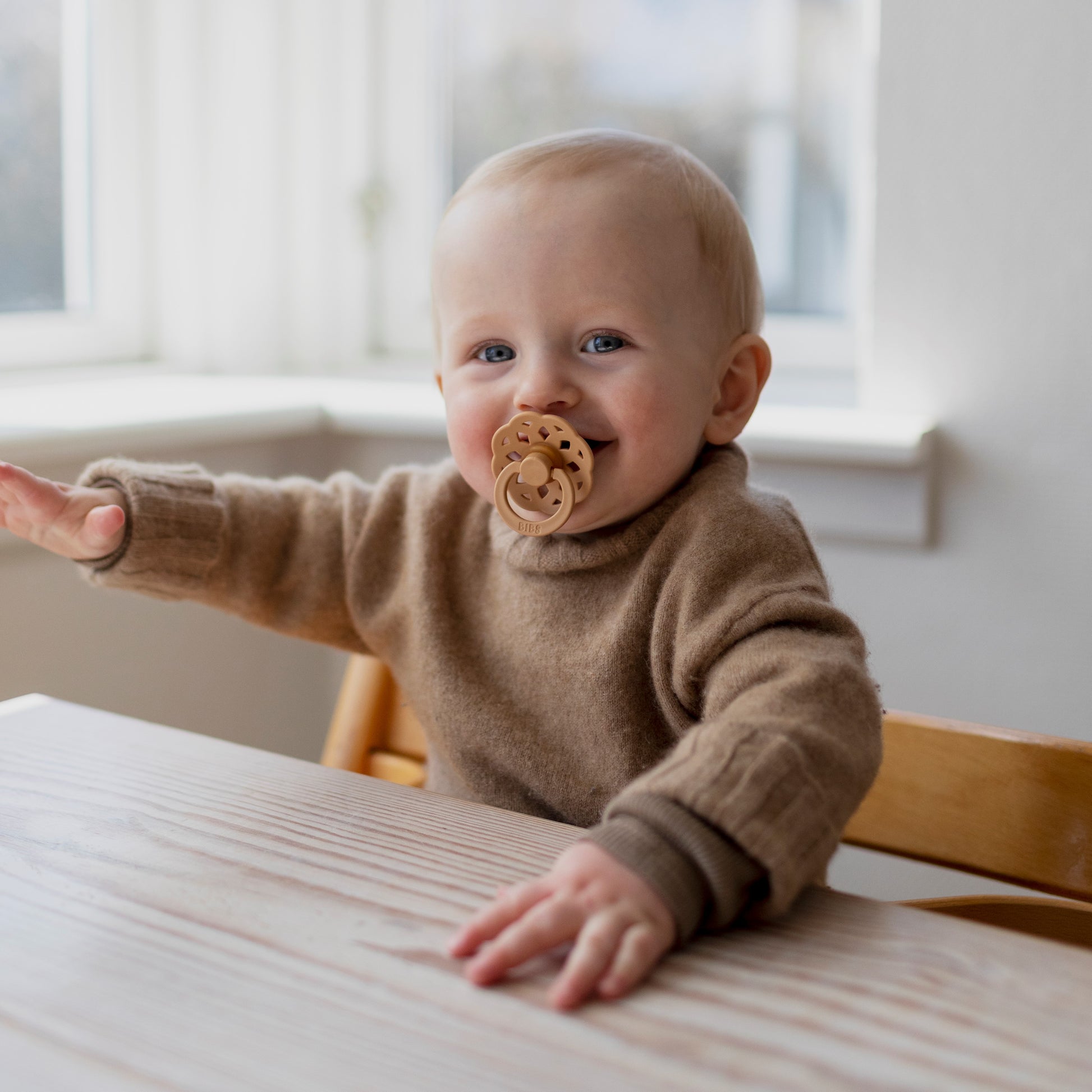 BIBS Boheme cumi aranyhomok színben - natúrkaucsuk cumifej - pippadu