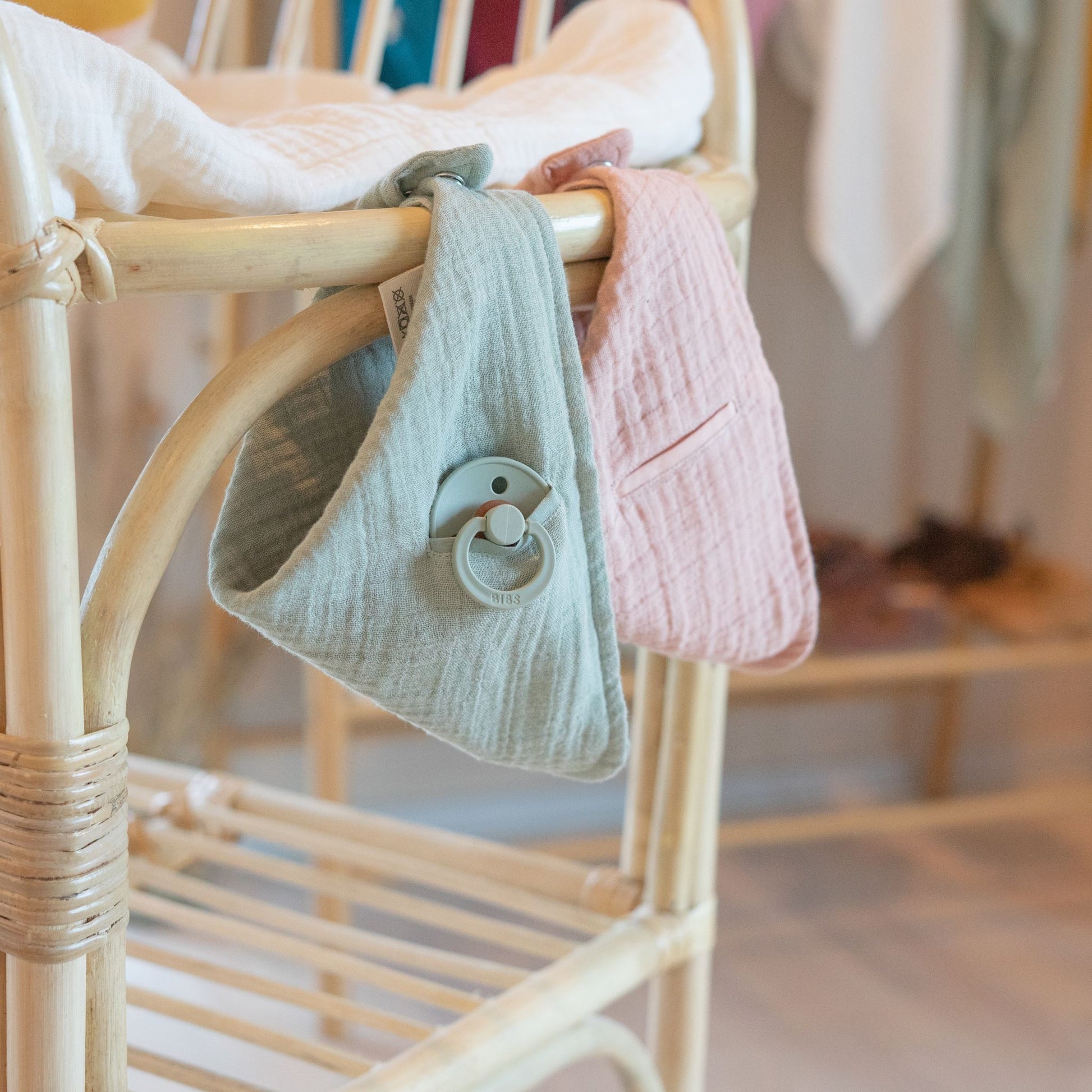 BIBS muszlin nyálkendő zsálya színben a dán BIBS márkától - pippadu