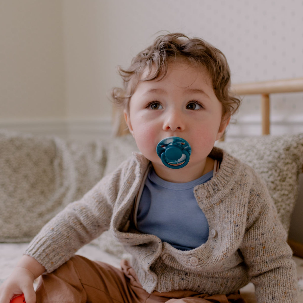 BIBS De Lux TIE DYE szilikon cumi erdei tó és krémfehér színben - www.pippadu.hu