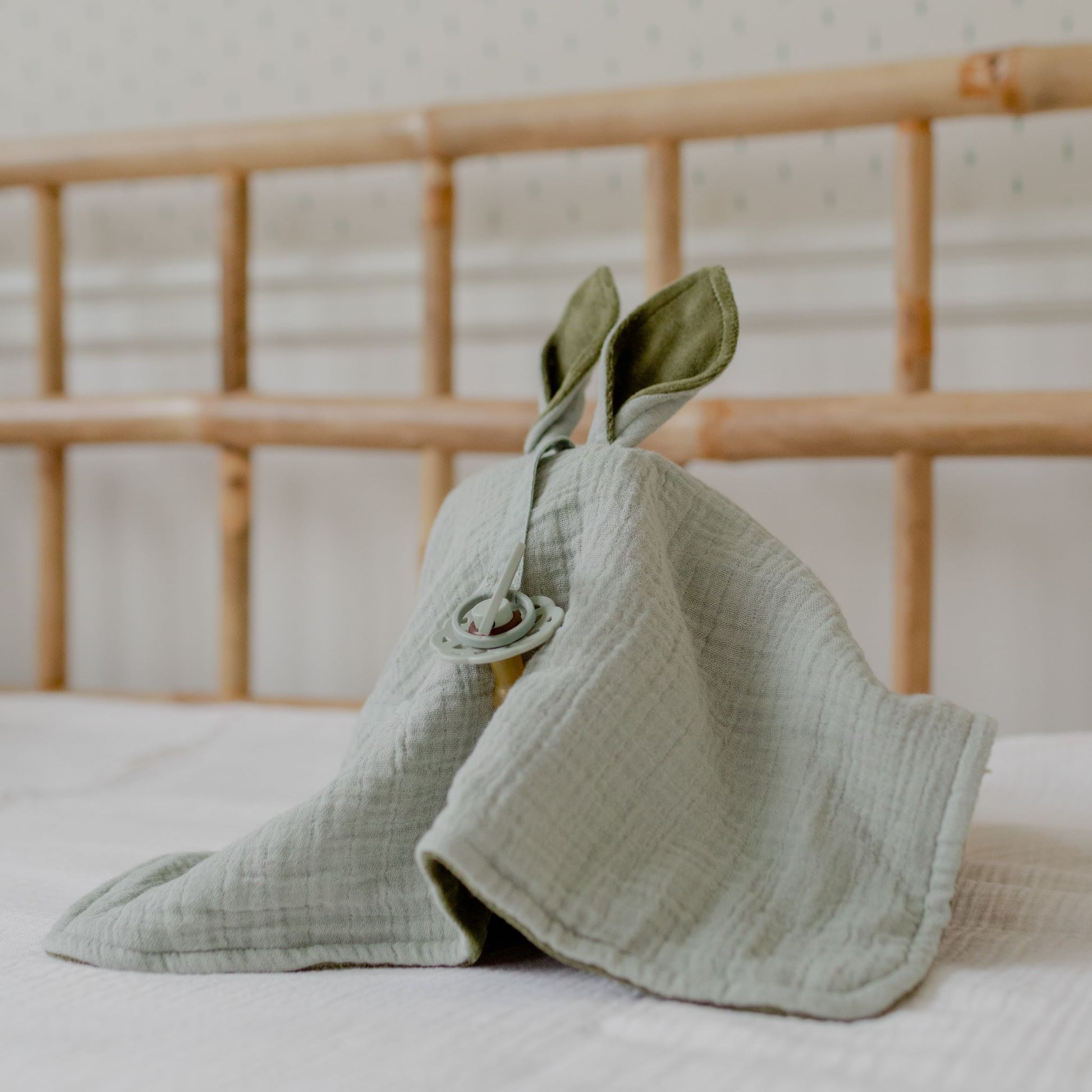 BIBS kenguru szundikendő - zsálya színben a pippadu.hu-n