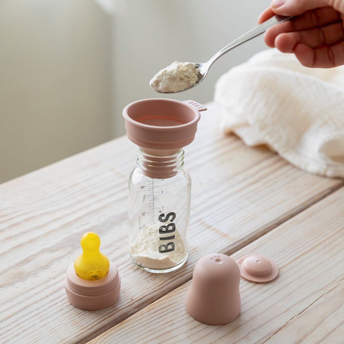 BIBS cumisüveg összehajtható tölcsérrel - pasztellkék, 110 ml - pippadu
