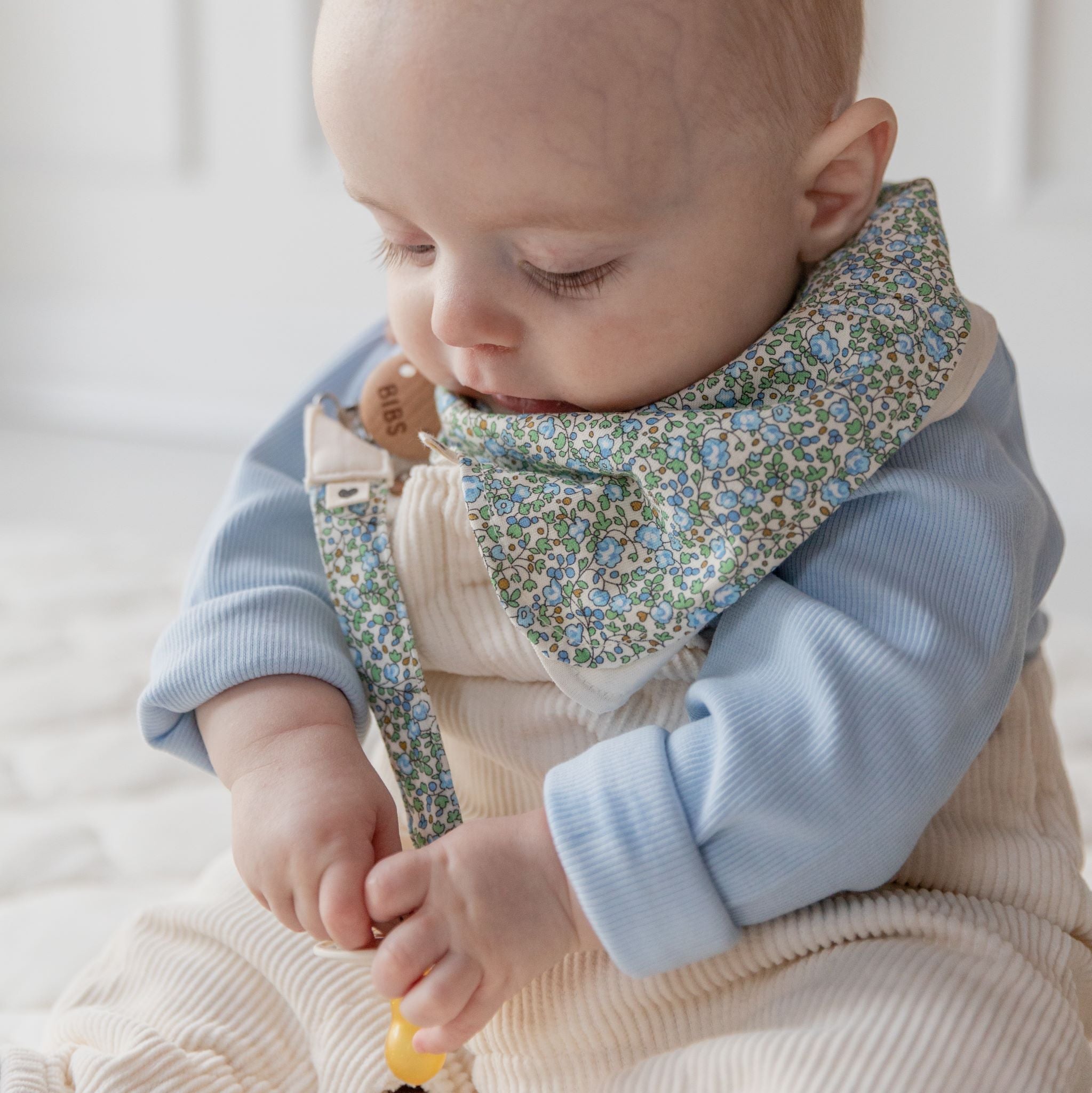 Pamut cumilánc Eloise virágmintával krémfehér - pippadu - BIBS×Liberty 