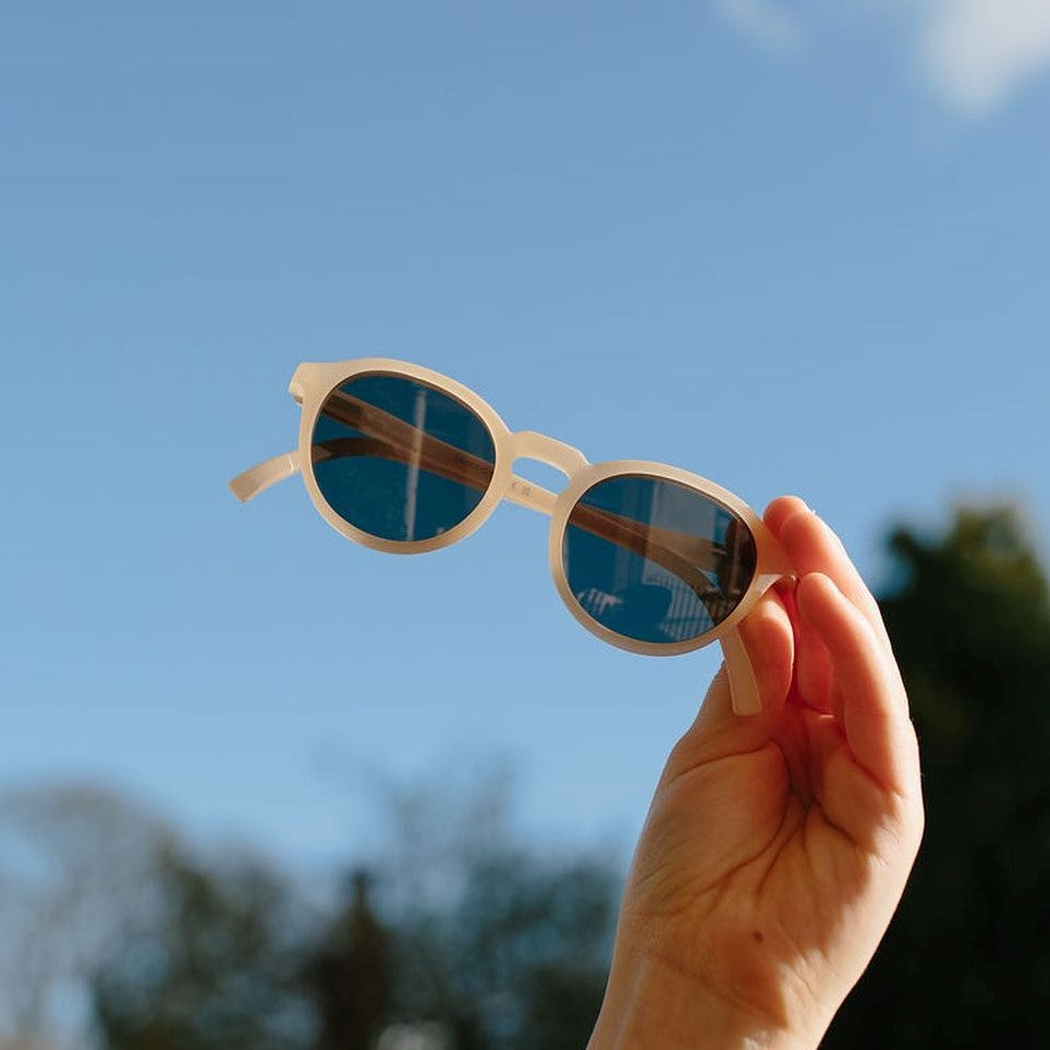 Leosun gyerek napszemüveg 5 éves kortól homok színben - polarizált UV400 lencsék - pippadu