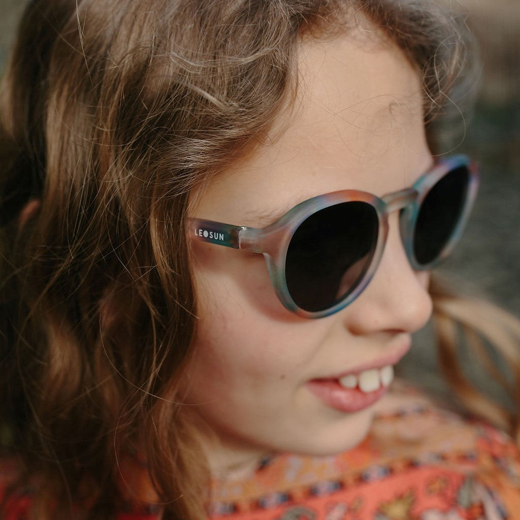 Környezetbarát anyagból készült gyerek napszemüveg a Leosun márkától 5 éves kortól - szivárvány, pippadu