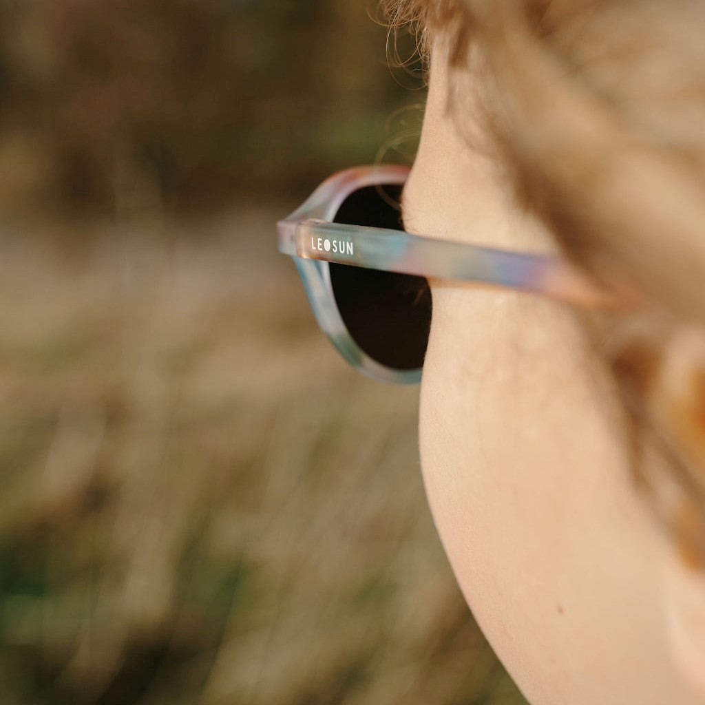 Leosun gyerek napszemüveg környezetbarát anyagból szivárvány színekben - pippadu