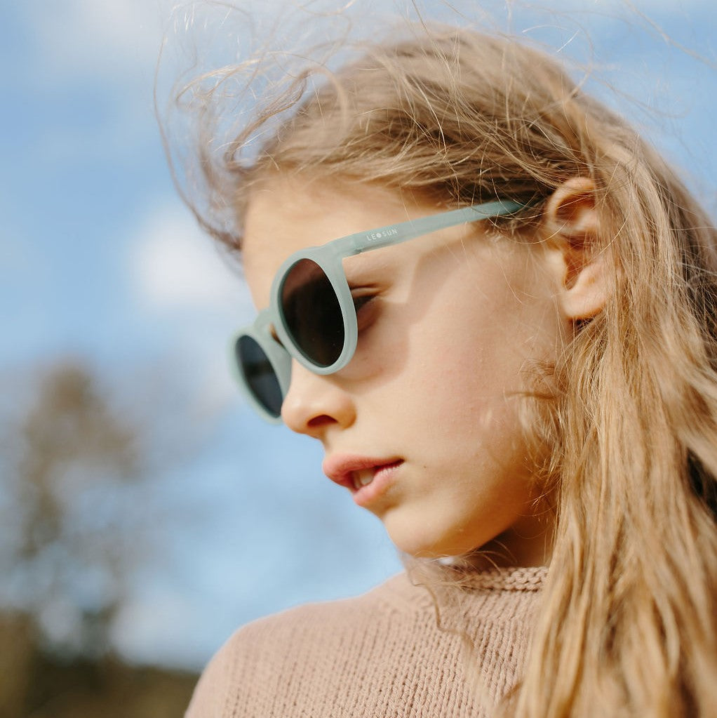 Pippadu napszemüveg gyerekeknek rugalmas, strapabíró, környezetbarát anyagból a Leosun angol márkától - tükrös lencsével