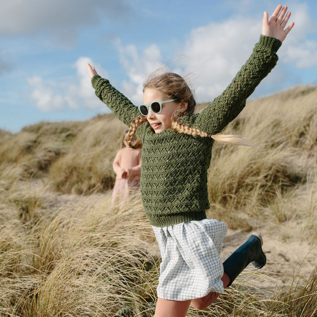 Polarizált UV400 lencsékkel ellátott gyerek napszemüveg homok színben - pippadu