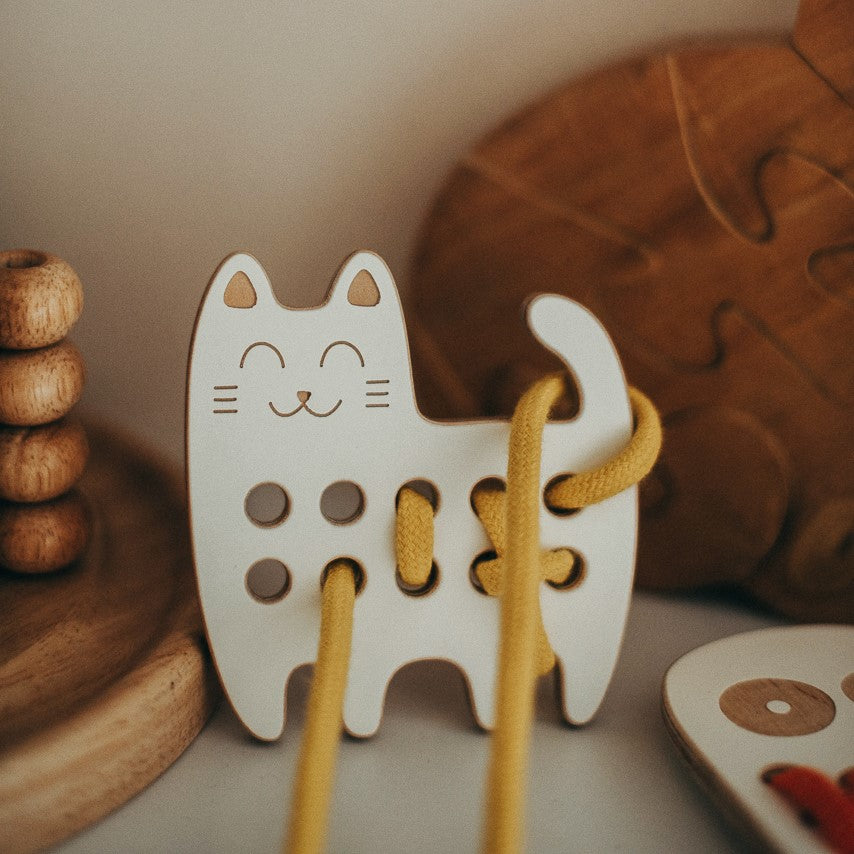 Kicsi fűzős játék macska - Montessori - Milin - pippadu