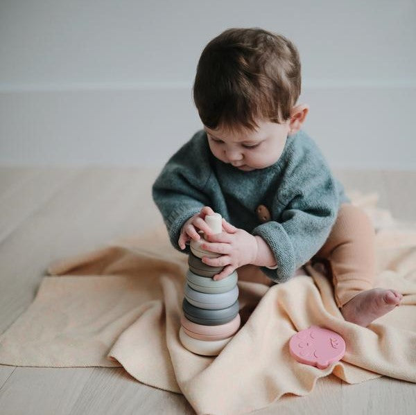Gyűrű piramis pasztell színekben - pippadu