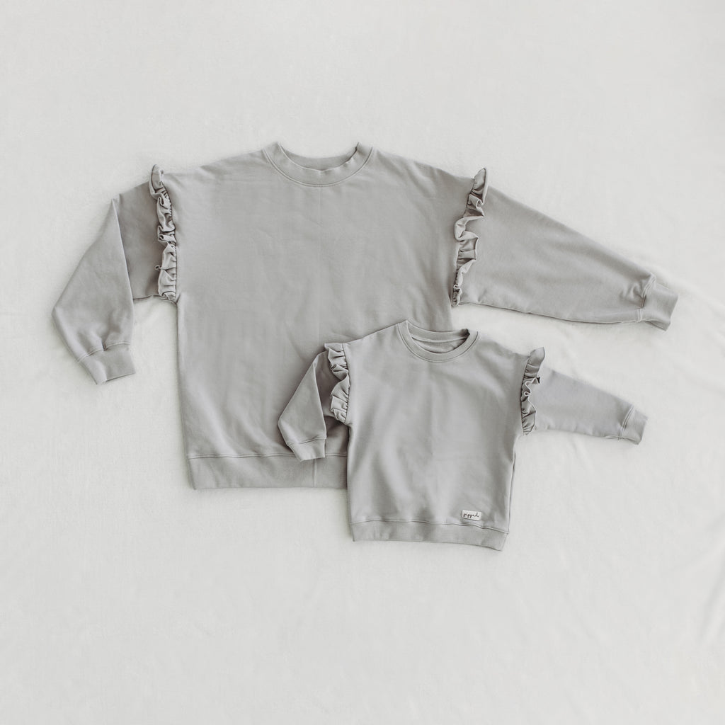 Anya-lánya pulóver szett - ezüstszürke színben - ujjfodorral - gyerekpulóver - pippadu