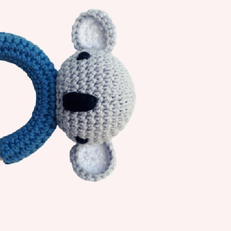 Horgolt rágóka csörgővel - Levi koala - Pippadu