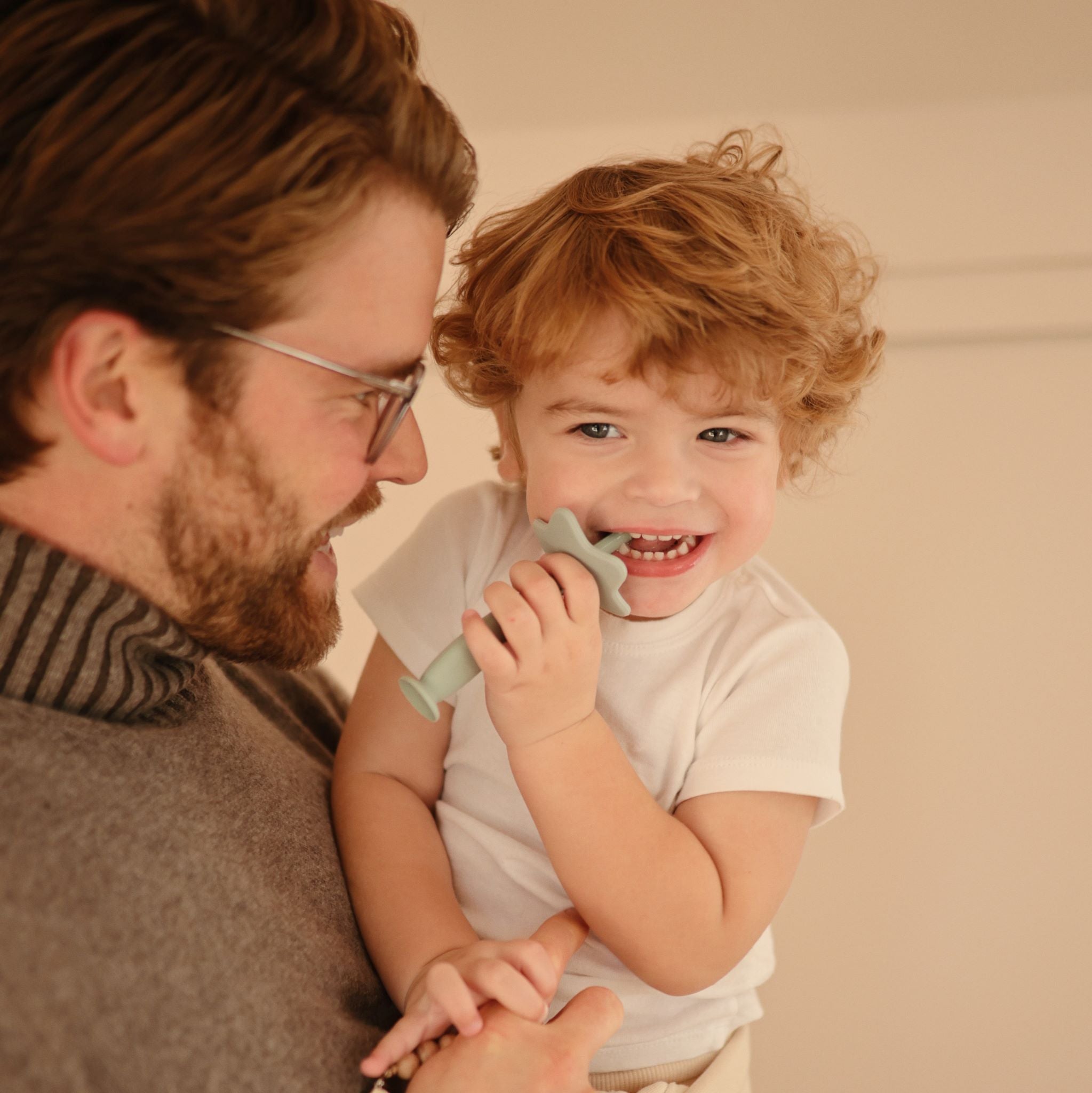 Gyerek tanuló fogkefe csillagos biztonsági pajzzsal - szellő színben - pippadu