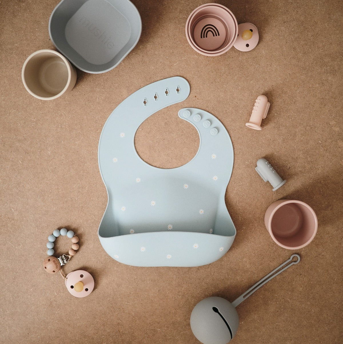 Ujjra húzható fogkefe a pippadunál - élelmiszeripari szilikonból - Mushie