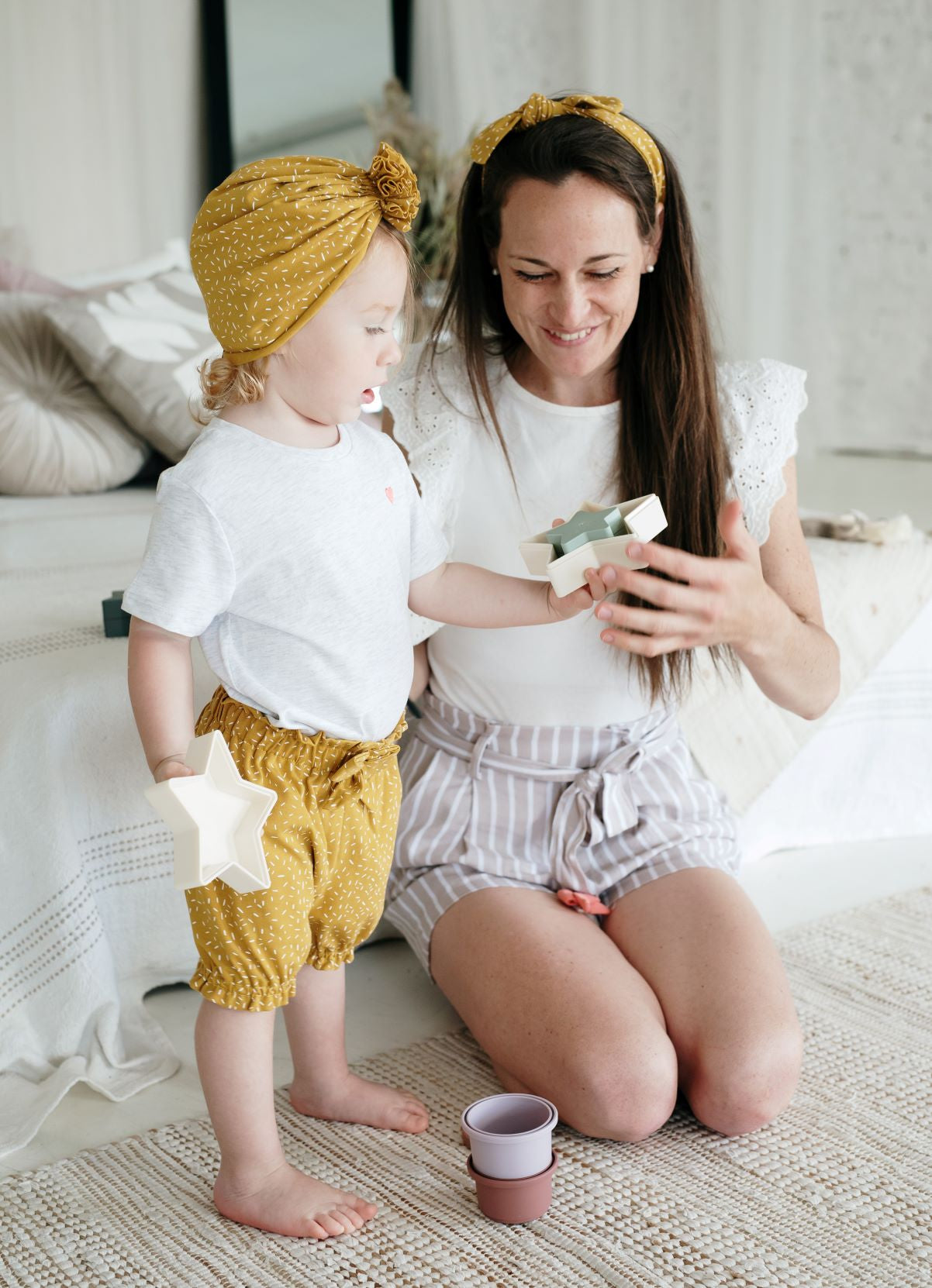 Fodros lányka rövidnadrág - mustársárga színben - anya-lánya szett - pippadu