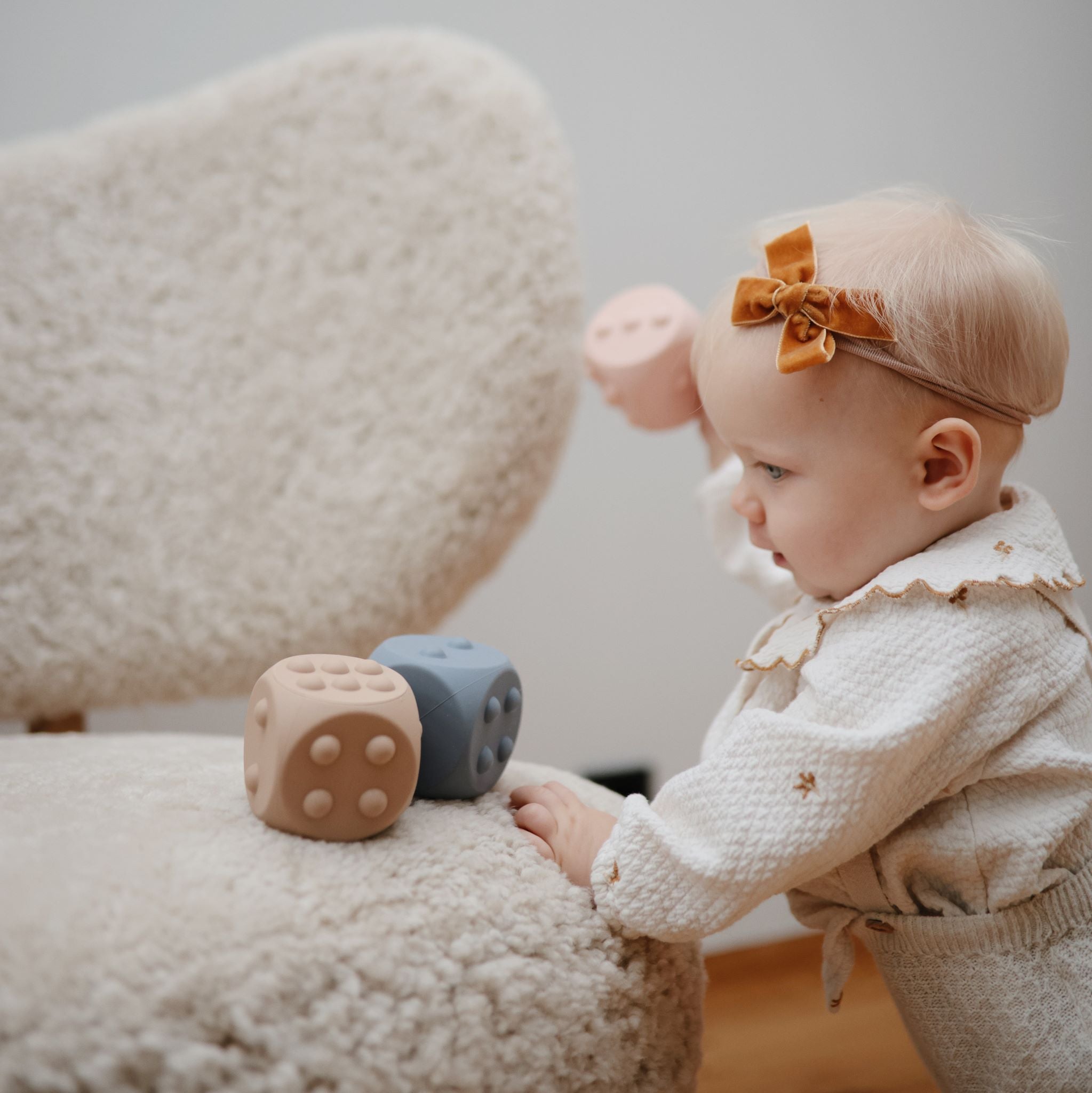 Dobókocka pukkasztós játék gyerekeknek - pippadu - szellő és szikla színben