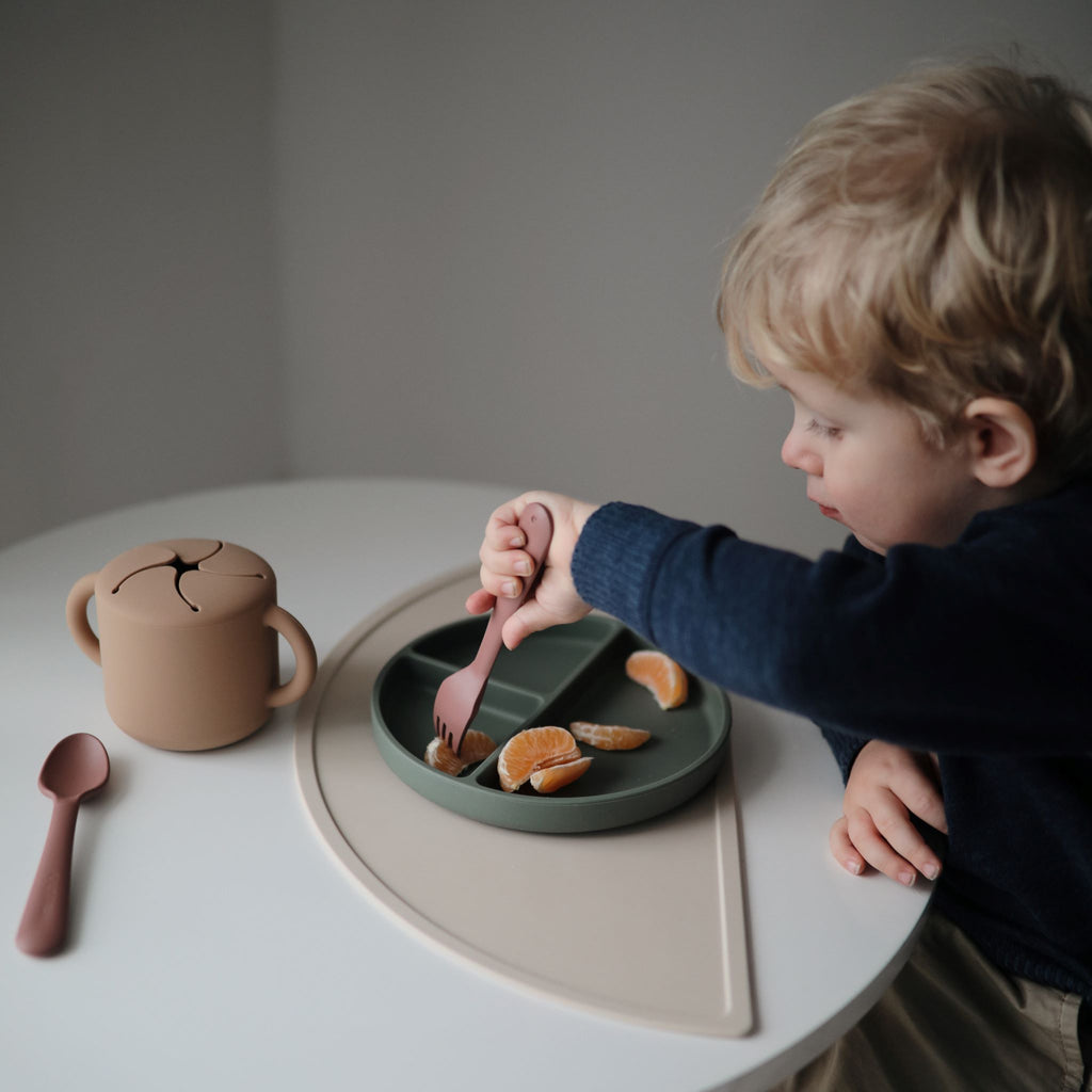 Gyerek szilikon étkészlet - osztott lapostányér - szellő - pippadu