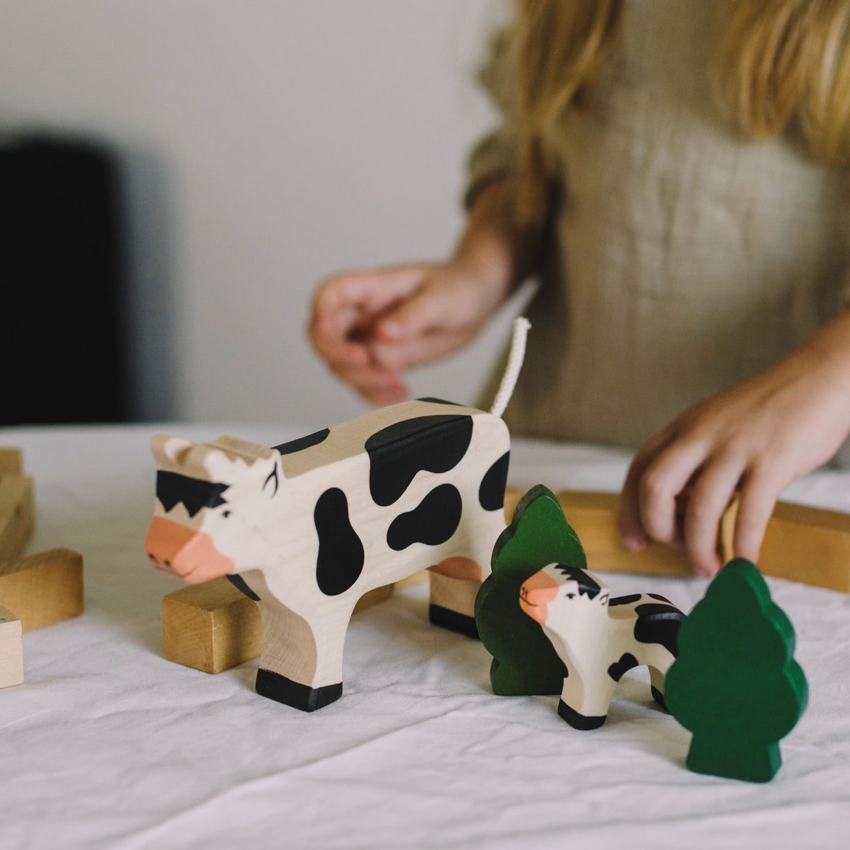 Holztiger tehén és kis boci fajáték - Holztiger - pippadu